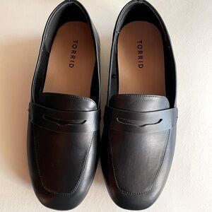 Torrid Black Loafers Size 8WW